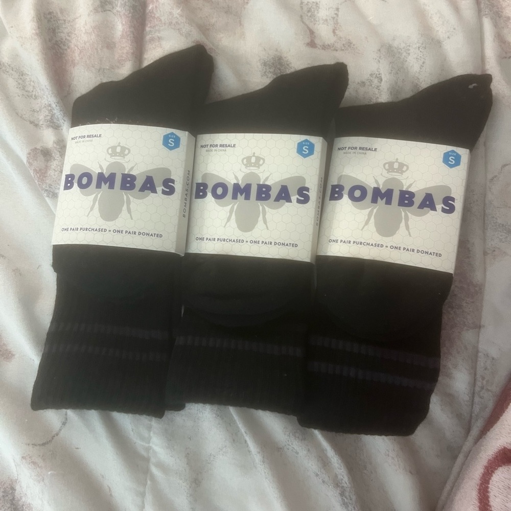 - Bombas 3 pair socks